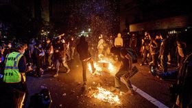 美國,非裔男,黑人,白人,抗議,示威
圖／美聯社／達志影像