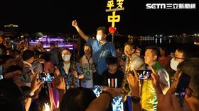 防疫五月天搭船游安平　碼頭擠滿人阿中開講「箱子當舞台」（圖／記者花芸曦攝影）