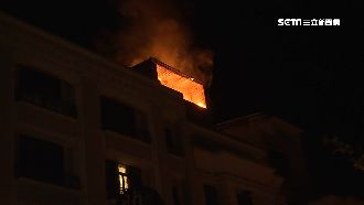 頂樓神明廳突起火　屋主滅火失敗驚逃