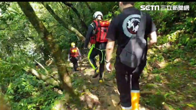 父救女遭沖走失蹤　 天候不佳今續搜