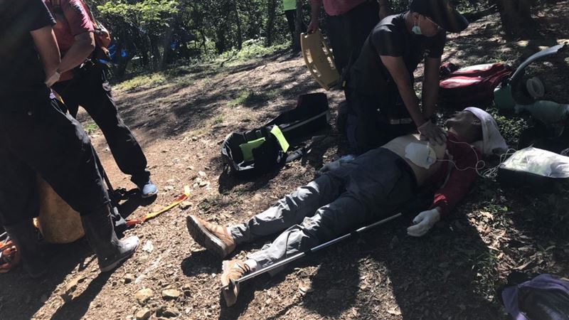 屏東7旬翁爬山不適　命危搶救