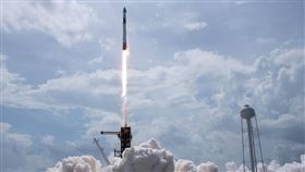 ▲美國總統川普觀看火箭發射成功。（圖／翻攝自NASA推特）