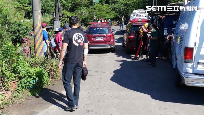 父救妹跌溪谷失蹤　臉書曝全家登山照