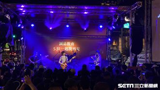 歌聲中倒數　陳昇獻唱揮別誠品敦南