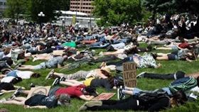 ▲四分衛卡帕尼克（Kaepernick）。（圖／翻攝自推特）