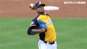▲中信兄弟先發投手米蘭達。（圖／記者劉彥池攝影）