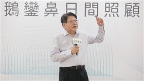 0524陳時中、潘孟安訪鵝鑾鼻日照中心。（圖／衛福部提供）