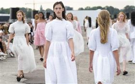 丹麥疫情趨緩「哥本哈根時裝週」8月照常舉辦。（圖／翻攝自微博）