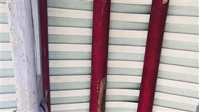 雲林許宅黃金蝙蝠繁殖盛況已不復見雲林縣水林鄉海埔村許宅屋梁曾是台灣最大的金黃鼠耳蝠（俗稱黃金蝙蝠）繁殖育幼地點，但多年來數目持續下降，黃金蝙蝠生態館館長張恒嘉表示，今年曾經觀察到2隻，不過目前沒半隻。（張恒嘉提供）中央社記者蔡智明傳真　109年6月1日