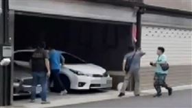 討債,瘋暉,苗栗,角頭,藝品堂,暴力討債,風客會,賭債,吃狗屎,灌酒(圖/翻攝畫面)
