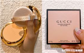 GUCCI「柔焦凝光粉餅」實際開箱。（圖／記者林芷卉攝影）