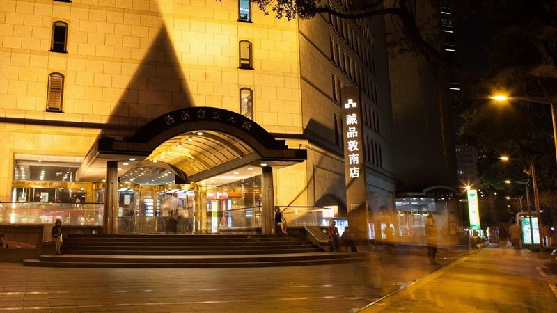 敦南誠品為何熄燈？　網友揭背後秘辛