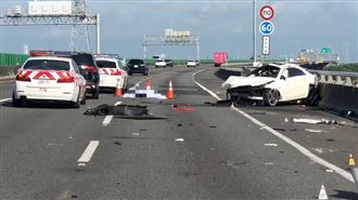 賓士獵跑彰化國3自撞　駕駛拋飛慘死