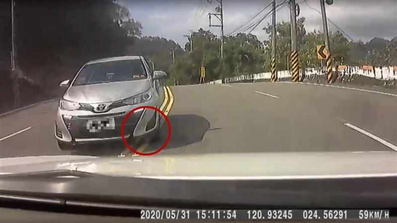 遭對向車撞轉180度　她喊：死定了