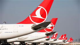 土耳其航空18日復飛國際線土耳其航空2日宣布，18日恢復國際航線，初期將有歐洲6國16城飛土耳其14城的航班，包括5條全新航線。圖為土航機隊。（土耳其航空提供）中央社記者何宏儒安卡拉傳真　109年6月2日