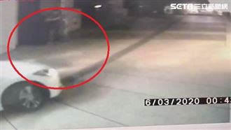 畫面曝…毒蟲拒捕衝撞　警開槍射爆胎