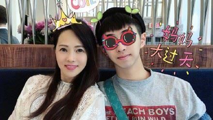 小哈利露真實性向？「把我掰直了」