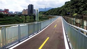 基隆河自行車道雙北串連  汐止可騎車到南港新北市政府推動「基隆河自行車道串連計畫」4月完工，3日正式啟用，民眾可從汐止騎車向北到基隆，往南接南港，串連北北基自行車路網。（水利局提供）中央社記者王鴻國傳真  109年6月3日