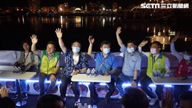 防疫五月天搭船游安平　碼頭擠滿人阿中開講「箱子當舞台」（圖／記者花芸曦攝影）