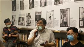 吳叡人：港版國安法激化港人抵抗中研院台灣史研究所副研究員吳叡人（中）指出，中共強推港版國安法，將激化港人抵抗情緒，港人原只追求「兩制」，現在本土派情緒已被激起，難以回到過去。中央社記者賴言曦攝　109年6月3日
