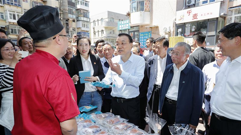 李克強推地攤經濟　城管頓時開放擺攤