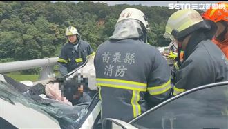 新／苗栗凌志撞護欄　2人困車內慘死