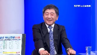 另一面曝光！陳時中專訪梳化雙眼緊閉