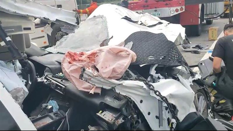苗栗凌志車禍2死　砂石駕駛驚悚目擊
