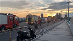 中興橋,起火　翻攝畫面