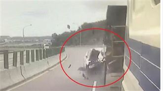 撞擊瞬間曝！苗栗凌志轉彎…飛撞前車