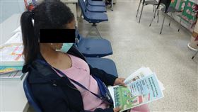 防疫期間想回家  失聯印尼女移工挺身孕投案挺著6個多月身孕的印尼失聯移工「阿娣」，透過移民署防疫擴大自行到案措施投案。阿娣表示，不想用非法身分讓寶寶在異鄉出生，要帶著腹中胎兒回鄉與先生團聚，開啟新生活。（移民署提供）中央社記者張榮祥台南傳真  109年6月5日