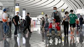 美國宣布16日起暫停所有中國航企飛往美國的定期客運航班後，北京隨即放寬政策，允許美企有限度復飛。圖為北京大興國際機場。（檔案照片／中新社提供）