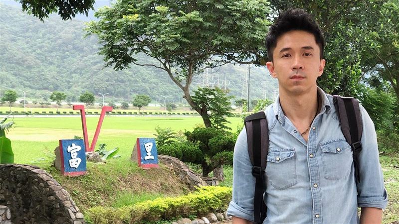 光良害台鐵當機　被嗆：搭火車都不會