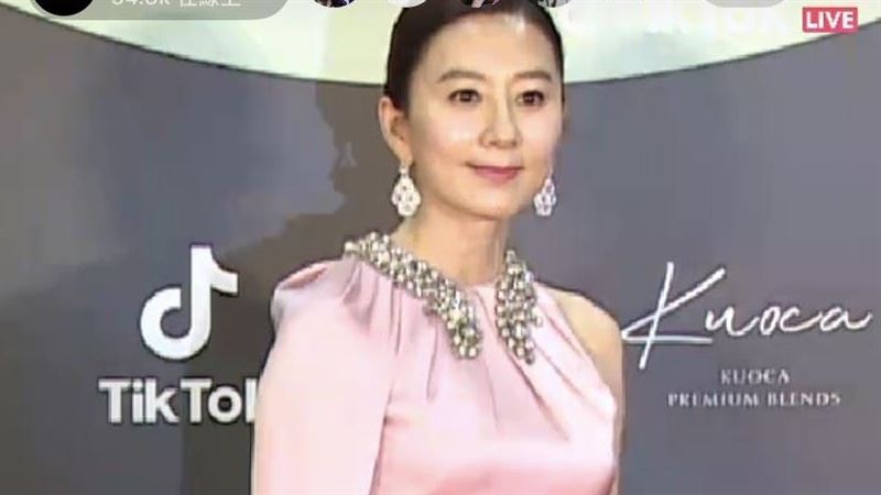 正宮逆襲　《夫婦》金喜愛辣穿緊身裝