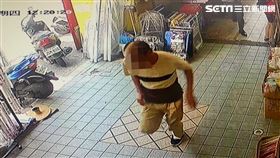 黃男當街隨機砍人遭收押，前一天晚上還坐霸王車。（圖／翻攝畫面）