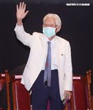 總統府資政辜寬敏以校友身分出席國立師範大學95周年慶。（記者邱榮吉/攝影）