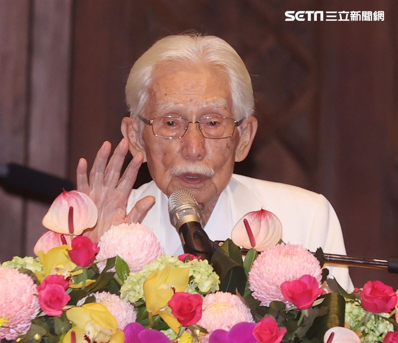 總統府資政辜寬敏以校友身分出席國立師範大學95周年慶。（記者邱榮吉/攝影）