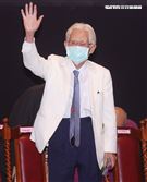 總統府資政辜寬敏以校友身分出席國立師範大學95周年慶。（記者邱榮吉/攝影）