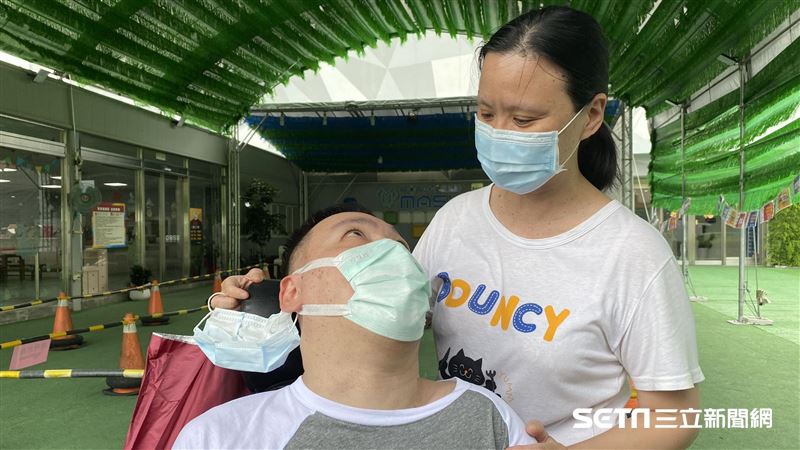姊帶腦麻弟奔彰化買口罩　原因惹人淚