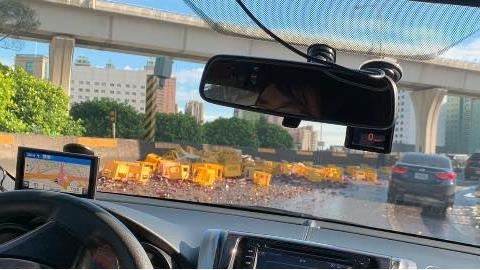 國道「台啤天堂路」？駕駛：我的輪胎