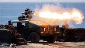 國軍飛彈射擊操演 雙聯裝刺針及雷霆2000火箭超震撼(圖/青年日報提供)