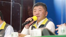 0606指揮中心記者會,中央流行疫情指揮中心 周志浩 疫情監測組組長
中央流行疫情指揮中心 張上淳 專家諮詢小組召集人
中央流行疫情指揮中心 陳時中 指揮官
中央流行疫情指揮中心 陳宗彥 副指揮官
中央流行疫情指揮中心 莊人祥 發言人

第二排  左到右
中央流行疫情指揮中心 方啟泰 專家諮詢小組委員
中央流行疫情指揮中心 李秉穎 專家諮詢小組委員
中央流行疫情指揮中心 陽光耀 專家諮詢小組委員