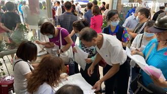 高市民排隊投票　「首罷」成首長警訊