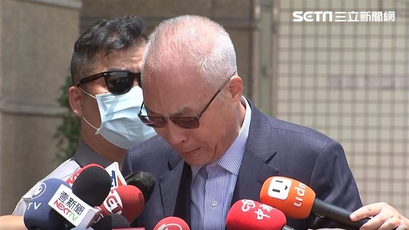 親自南下悼念許崑源　吳敦義痛哭失聲