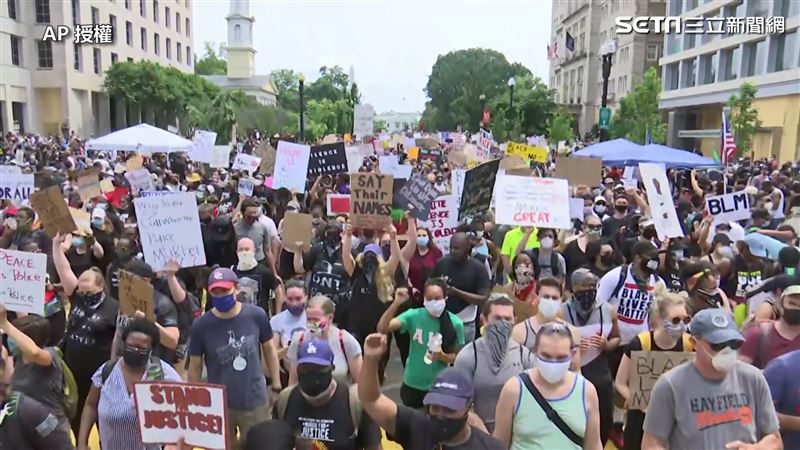 示威讓美確診飆　催淚瓦斯恐加速惡化