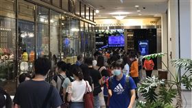 0607解封人潮 台北101 （圖／記者花芸曦攝影)