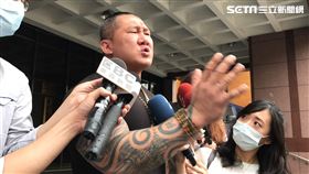 ▲館長陳之漢被問到對於罷韓的看法，他強調真的夠了！國民黨應尊重高雄人、傾聽年輕人的意見。（圖／記者楊佩琪攝）