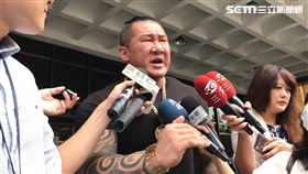 ▲館長陳之漢被問到對於罷韓的看法，他強調真的夠了！國民黨應尊重高雄人、傾聽年輕人的意見。（圖／記者楊佩琪攝）