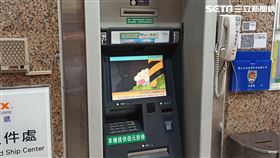 郵局ATM/提款機(記者陳弋攝影)