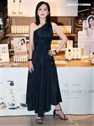 簡沛恩賣珍奶口味洗髮精。（記者邱榮吉/攝影）